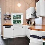 Summer House In Beautiful Nature In Brunshuse Σπίτι διακοπών *