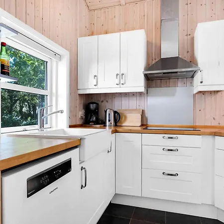 Summer House In Beautiful Nature In Brunshuse * Hårby