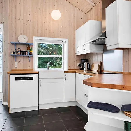 Summer House In Beautiful Nature In Brunshuse Prázdninový dům *