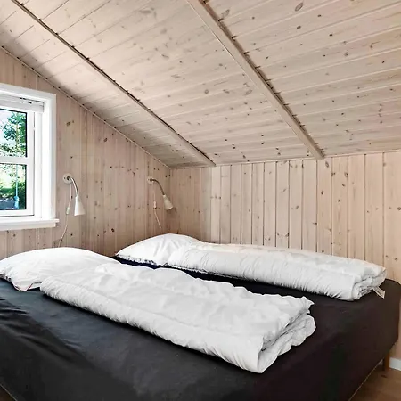 Summer House In Beautiful Nature In Brunshuse Prázdninový dům Hårby