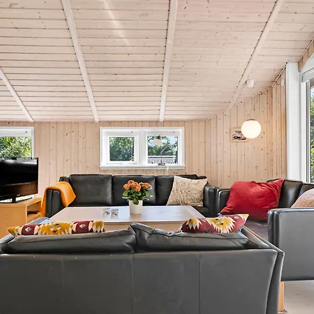 Summer House In Beautiful Nature In Brunshuse Harby